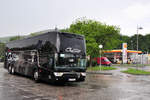 Van Hool TX altano vom Reiseb�ro Markus Ga�ner aus �sterreich in Krems bei str�mendem Regen gesehen.