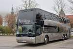 Van Hool TX von WIESINGER Reisen aus Ober�sterreich 2017 in Krems gesehen.
