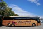 Volvo 9700 von Hagspiel Reisen aus �sterreich am 1.Juli 2014 in Krems gesehen.