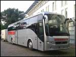 Volvo 9700 von Weinreich aus Deutschland mit Radanh�nger in Bergen.
