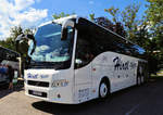 Volvo 9700 von Hirtl Reisen aus �sterreich in Krems gesehen.