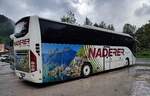 =Volvo von NADERER-Reisen aus Ober�sterreich steht am Bergwerksparkplatz in Hallein
