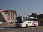 Volvo 9900 von Allmer Reisen aus �sterreich im Mai 2018 in Krems.