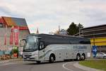 VOLVO 9900 von Hellwig Reisen aus AT 2018 in Krems gesehen.