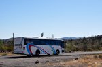 Volvo Bus f�r Touristen auf der Route Nr.1 in der Baja California Sur in Mexico gesehen,M�rz 2016