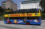 MAN Doppelstock Stadtrundfahrten der Hamburg City Tour, mit Werbung Hard Rock Cafe, fotografiert an den Landungsbr�cken in Hamburg am 03.08.2011