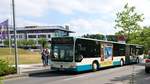 .....NB SW 583 im Juli 2018 noch im bestand der Stadtwerke auf der Linie 2 und seiner Werbung f�r das Reiseb�ro des ADAC 