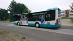 .....NB SW 546 in Monkeshof auf der Linie 5 auf den Weg zum Busbahnhof (Juni 2017)  ....mit seinem aktuellen Traffic Board für das Restaurant   Das Krauthof  und einen Handballer von SV Fortuna