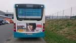.....NB SW 545 der Stadtwerke Neubrandenburg im April 2018 mit seiner neuen Werbung am Heck f�r das Marktplatz Center ( April 2018)