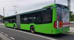 MB Citaro (2077) von RHOEN-ENERGIE steht im Juli 2023 am H�nfelder Bahnhof