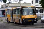 IKARUS Gelenkbus am Bahnhof in der ungarischen Kleinstadt Mez�k�vesd  unweit der ungarischen Puszta am 29.8.2005.