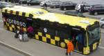 Der MB-Citaro LE-M� der RSV, Reutlingen l��t seine Fahrg�ste am Flughafen , Stuttgart aussteigen.