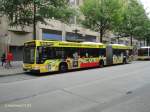 HHA 7919 am 27.6.2012 auf der Linie 109 nach Alsterdorf an der Haltestelle Gerhart-Hauptmann-Platz in der M�nckebergstr.