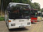 Dieser Mercedes-Benz O 408 aus Neunkirchen stand w�hrend eines Bundesligaspiels des 1.FCK auf einem Parkplatz und wartete auf seinen Einsatz.