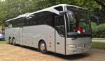 Dieser Mercedes-Benz Tourismo aus Mainz stand w�hrend eines Bundesligaspiels des 1.FCK auf einem Parkplatz und wartete auf seinen Einsatz.