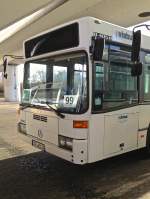Dieser dreit�rige Mercedes-Benz O 405N2 von Viabus war am 23.12.2013 am Hauptbahnhof Ludwigshafen abgestellt.